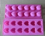 12CUP SILICON HEART PAN